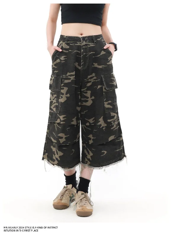 Camo Pleats Cargo Shorts