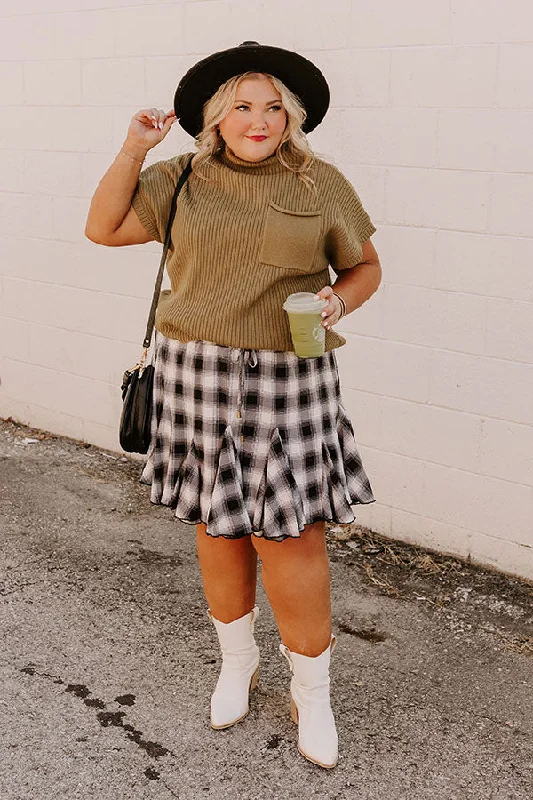 Small Town Holiday Skirt In Black Curves