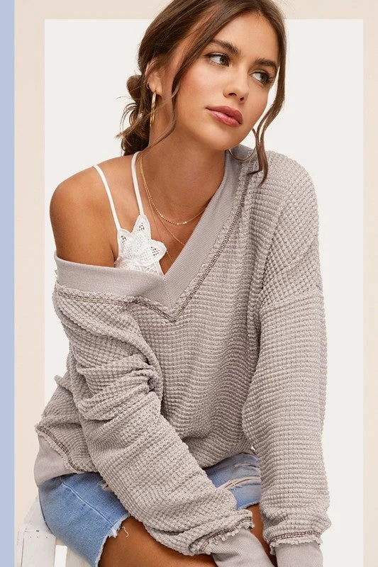 LEXI LOOSE FIT V-NECK WAFFLE TEXTURED LONG SLEEVE TOP